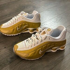 Nike Shox R4 (GS) - New with Box